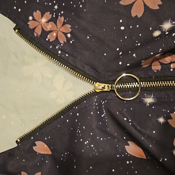 Top - Picture 3 of 4